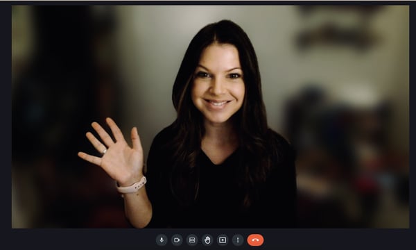 Brittany autrice de Comment accueillir de nouveaux employés à distance : 3 conseils