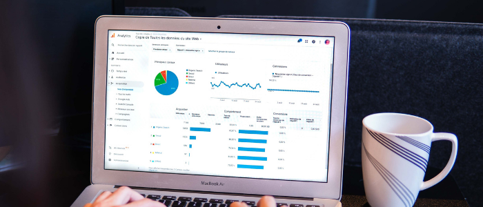 Ordinateur présentant Google Analytics