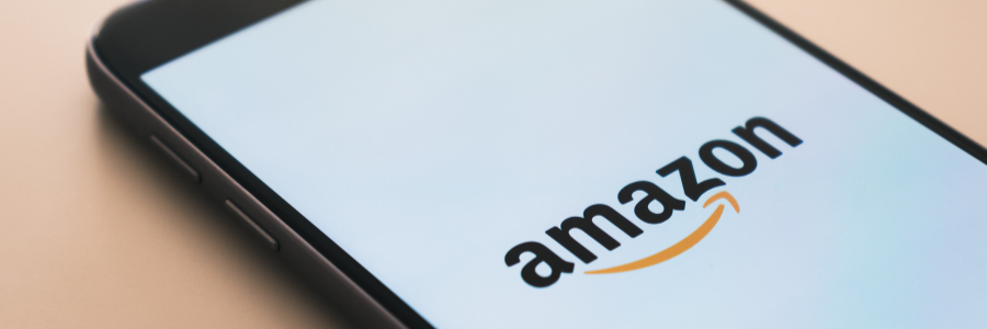 Logo de Amazon sur téléphone portable